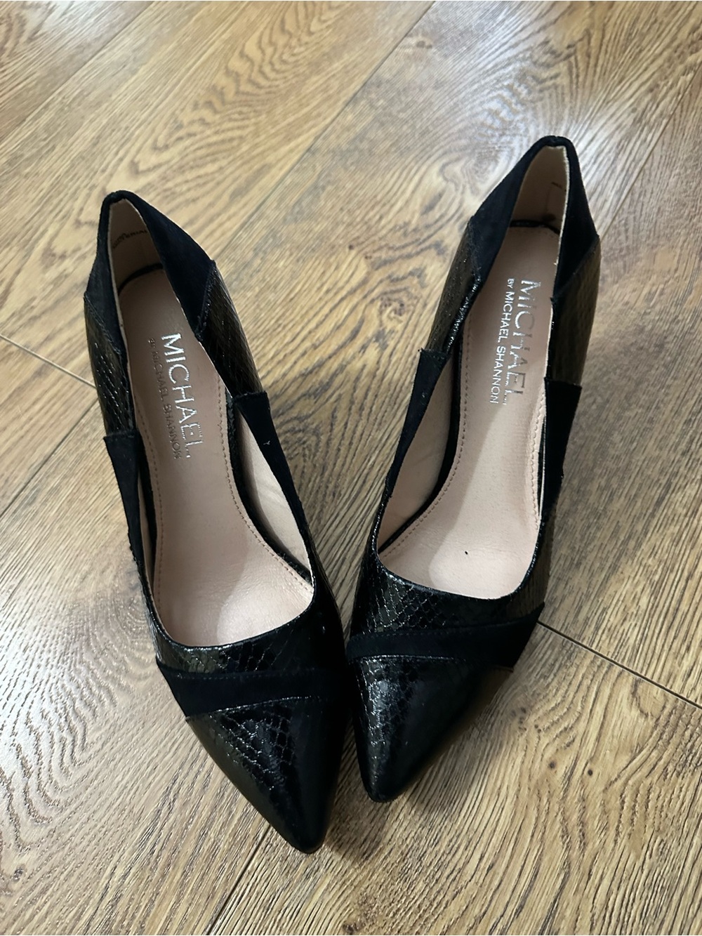 MICHAEL Shannon Black Pointed Toe Pumps